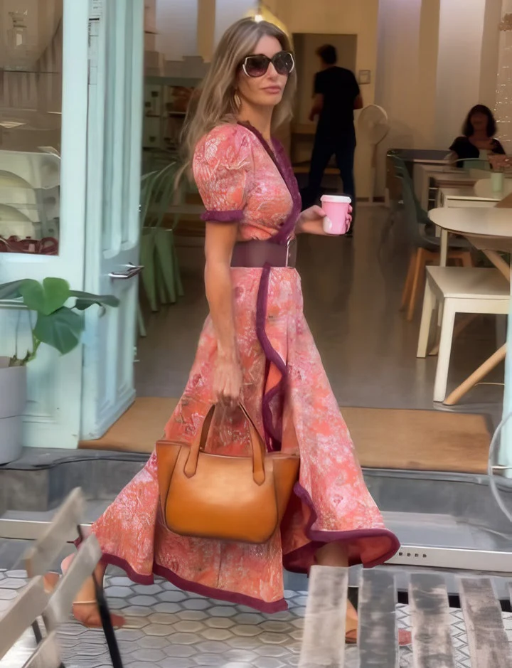 Elegant pink maxi dress with short sleeves