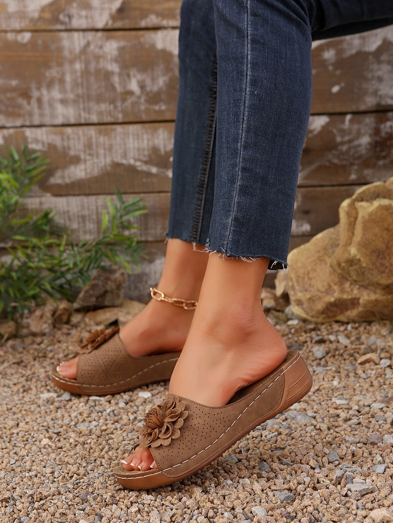 ROSALIE | FLORAL ORTHOPEDIC WEDGE SLIDES